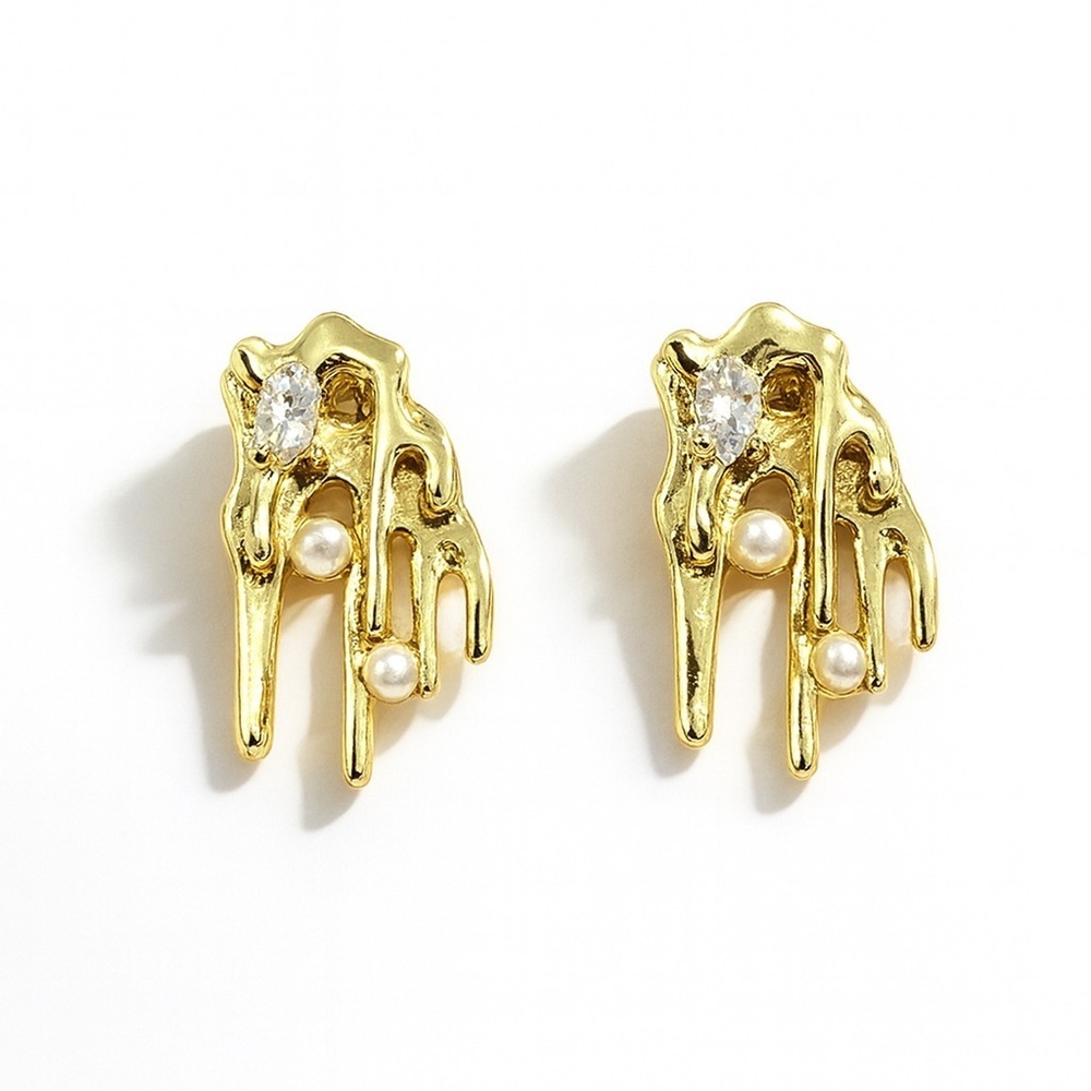 ⚜️ Elegant Gold Drip Earrings with Pearls